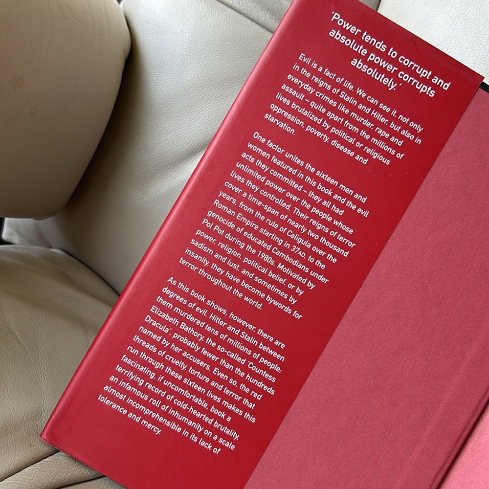 Books - Picture 4 of 13